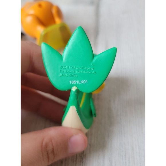 Pokemon playset Raichu Snivy mimikyu toy figure - Picture 8 of 9